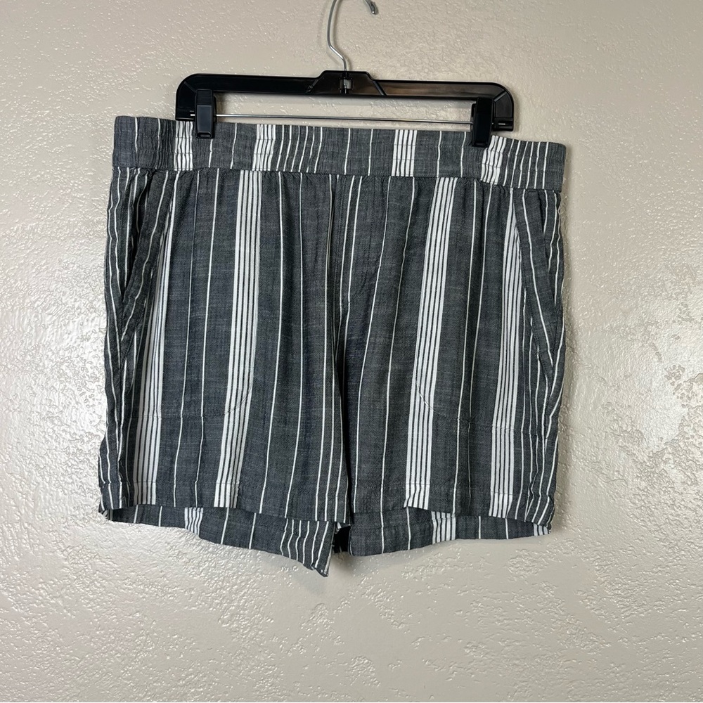 Chosse 5 Ítems For $30Sonoma goods for life women OX gray white striped shorts - Picture 13 of 16